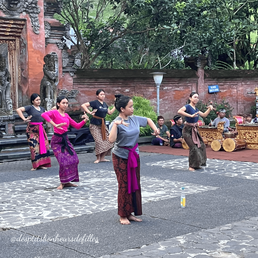 danse traditionnelle Bali